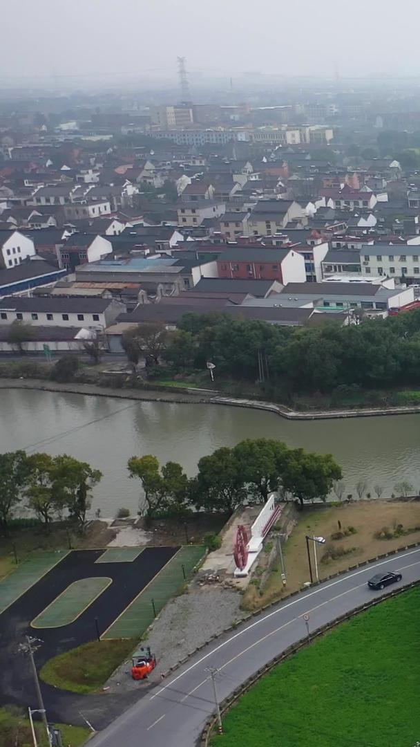 航拍京杭大运河沿岸风景视频的预览图