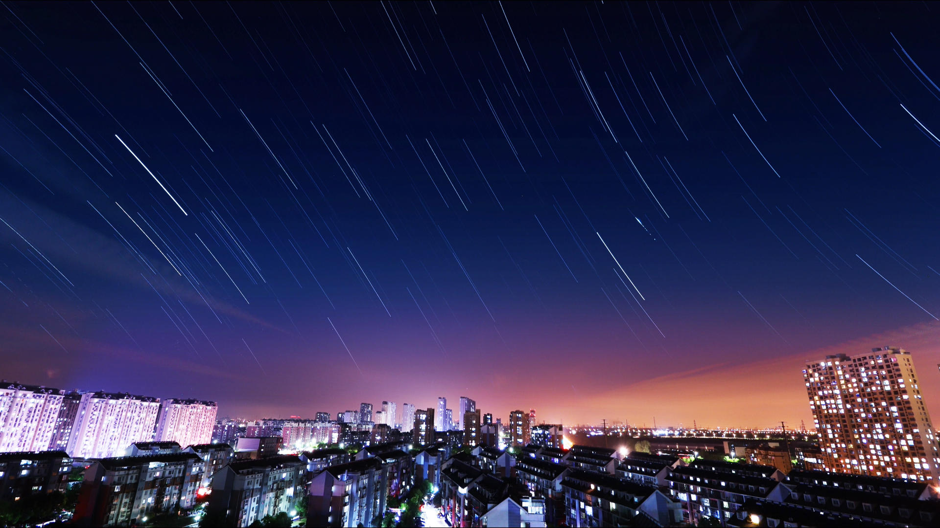4K城市夜晚星空延时视频的预览图