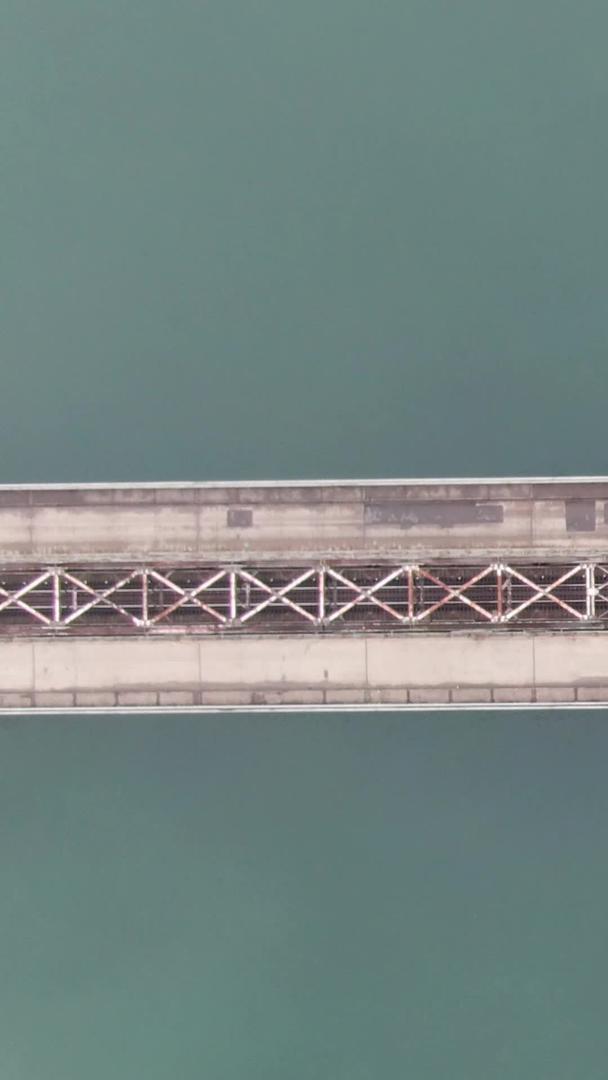 跨河大桥航拍视频的预览图