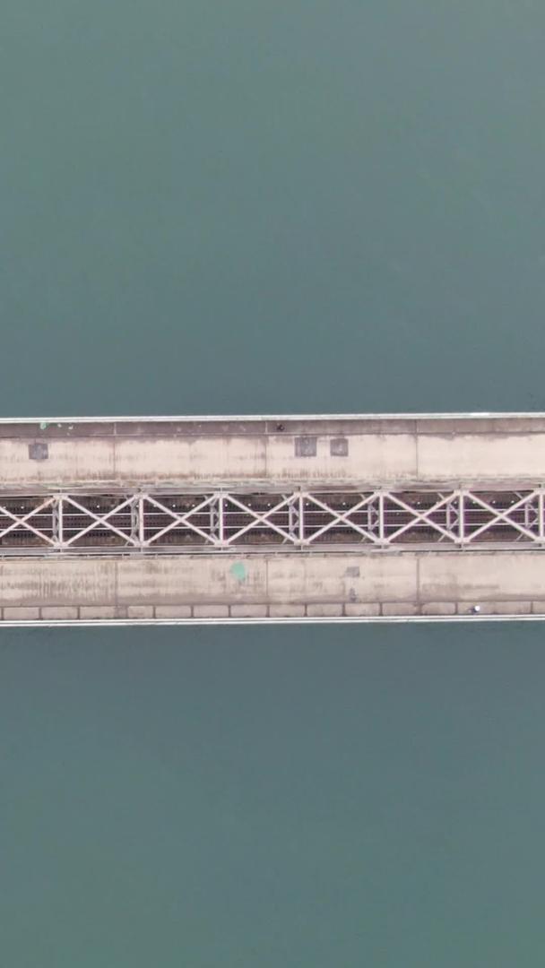 跨河大桥航拍视频的预览图