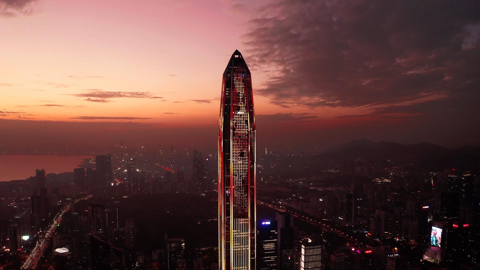4k航拍深圳平安大厦天空火烧云风光视频的预览图