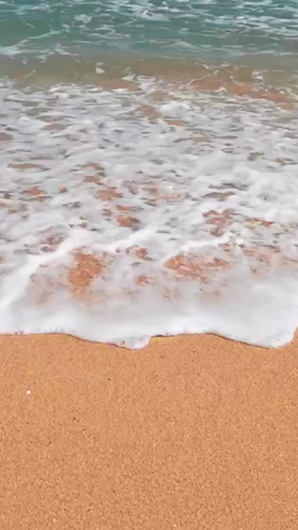 沙滩海浪升格慢动作视频素材视频的预览图