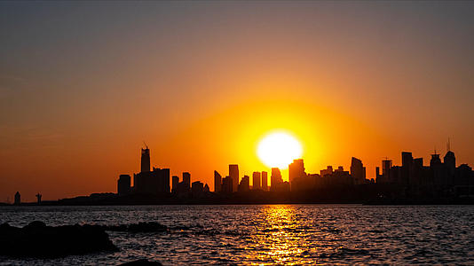 4k城市日落黄昏延时摄影视频的预览图