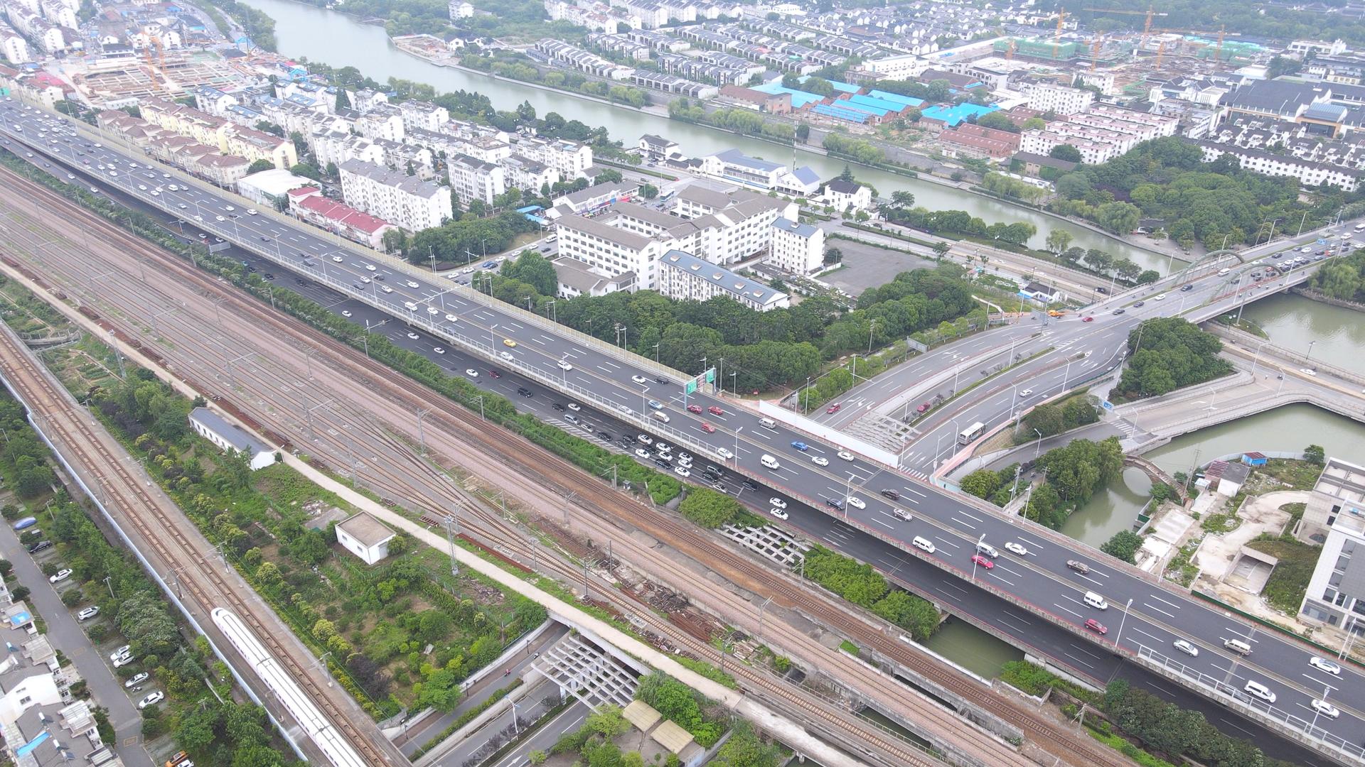 4k城市铁路高架交通视频的预览图