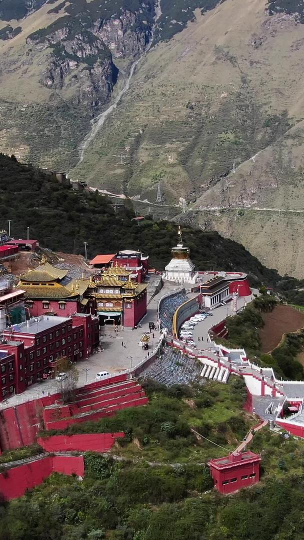 川西藏传佛教寺庙观音寺全景视频视频的预览图