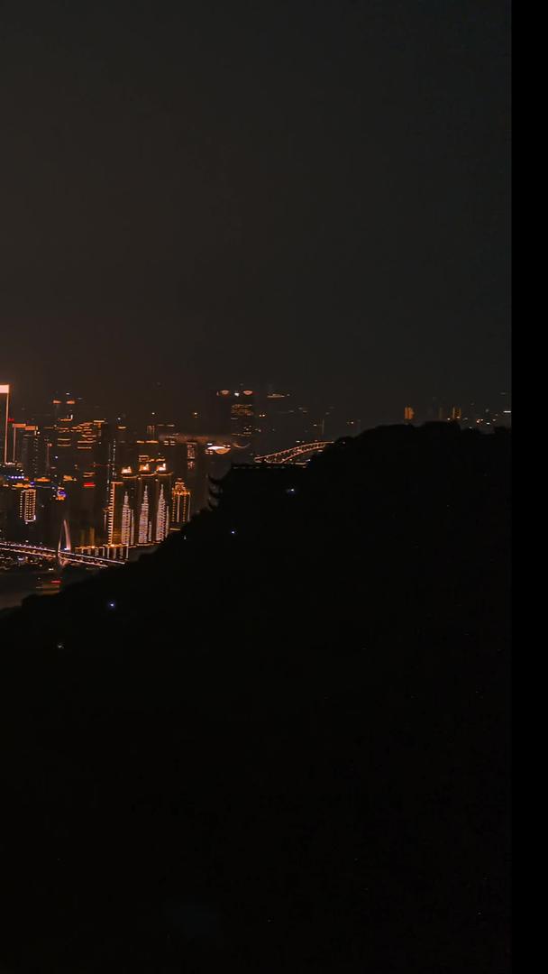 延迟夜景的重庆黄邈老街视频的预览图