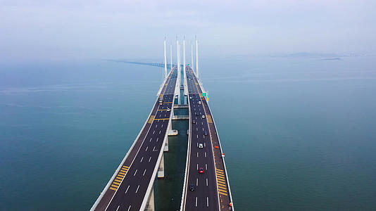4K航拍青岛胶州湾跨海大桥视频的预览图