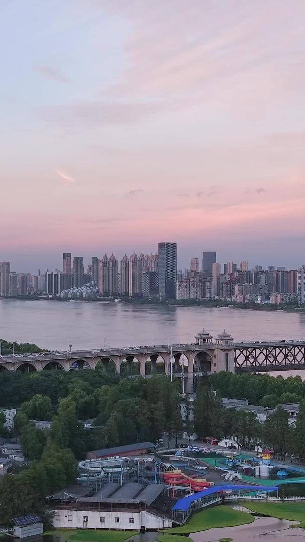 延时摄影5k素材航拍城市桥梁道路交通视频的预览图