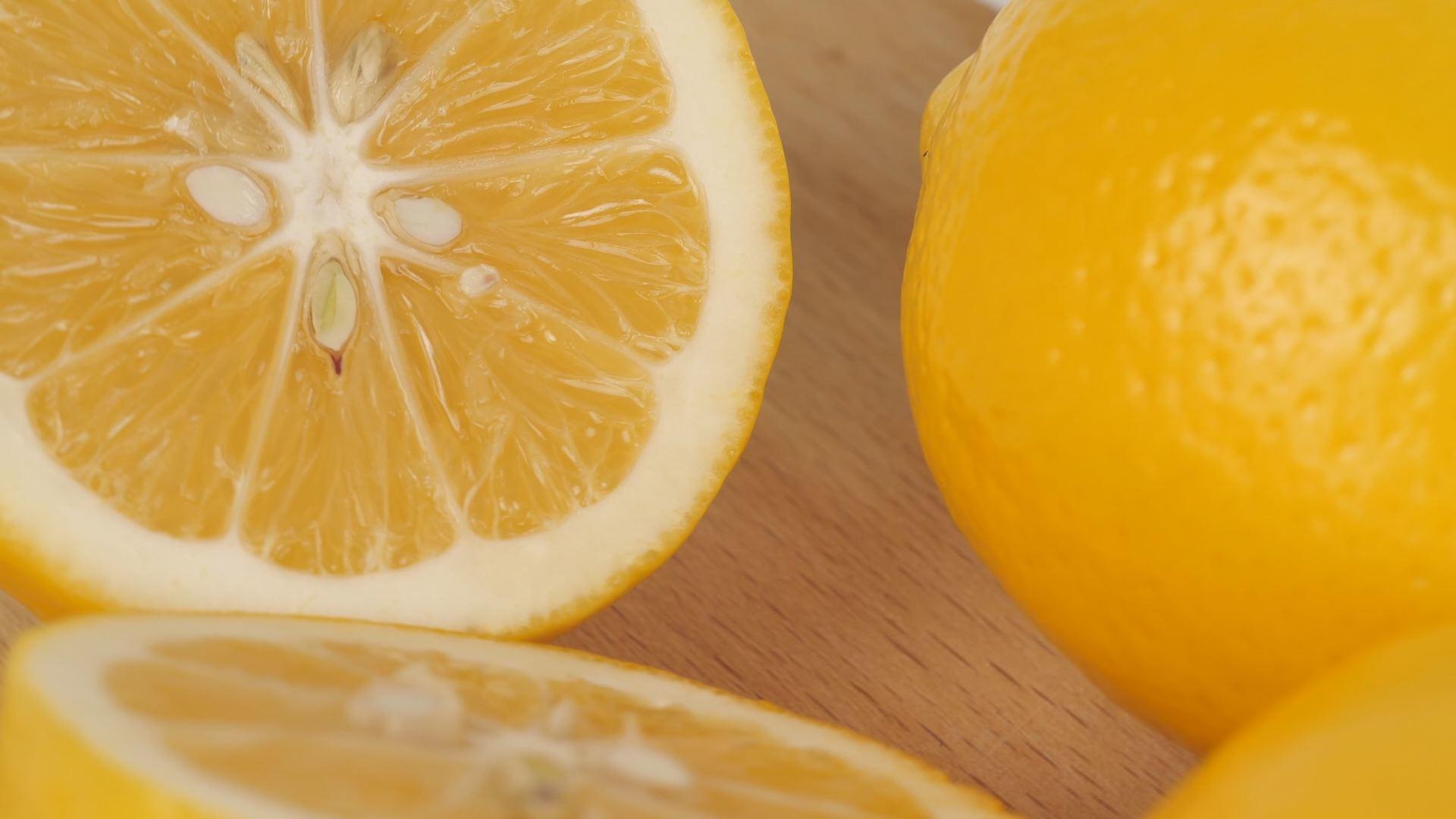 柠檬旋转和砧板视频的预览图