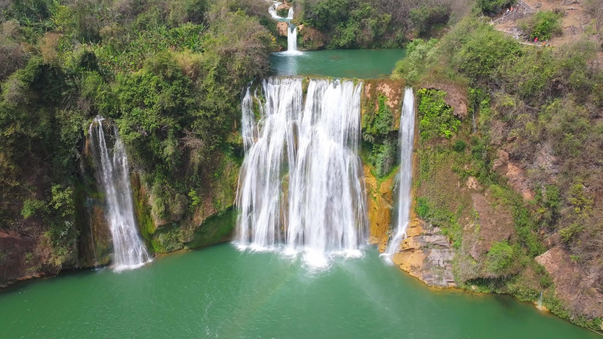 罗平九龙瀑布4k航拍自然风光视频的预览图