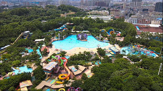 4k高清航拍广州长隆水上乐园超级造浪池视频的预览图