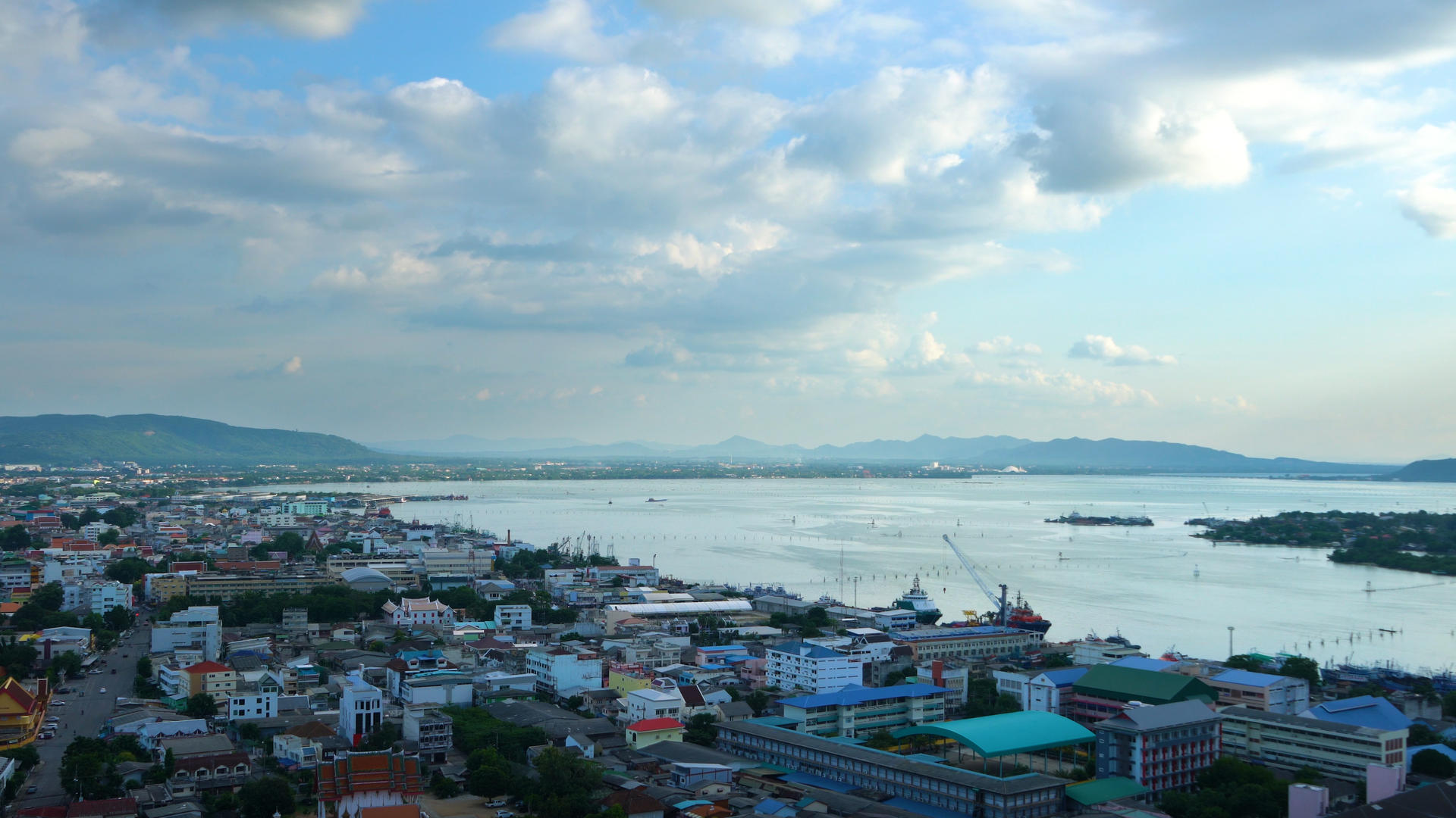 泰国南部最大城市宋卡城及海港延时合集4K视频的预览图