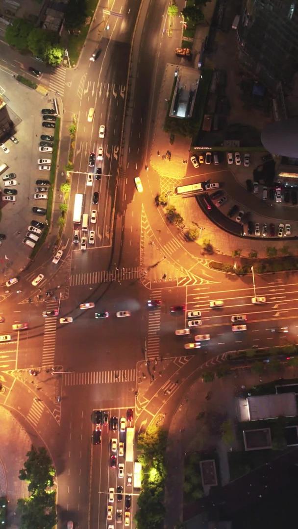 移动延时摄影城市夜景道路交通街景车流素材视频的预览图
