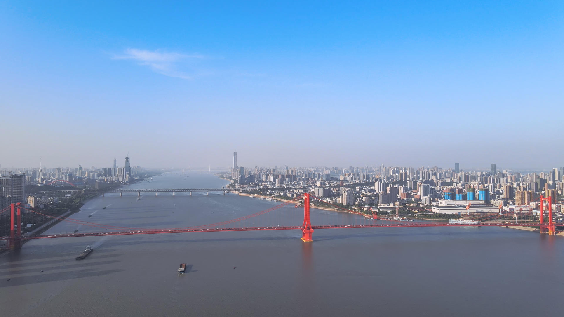 航拍风光城市长江江景旅游红色鹦鹉洲长江大桥素材视频的预览图