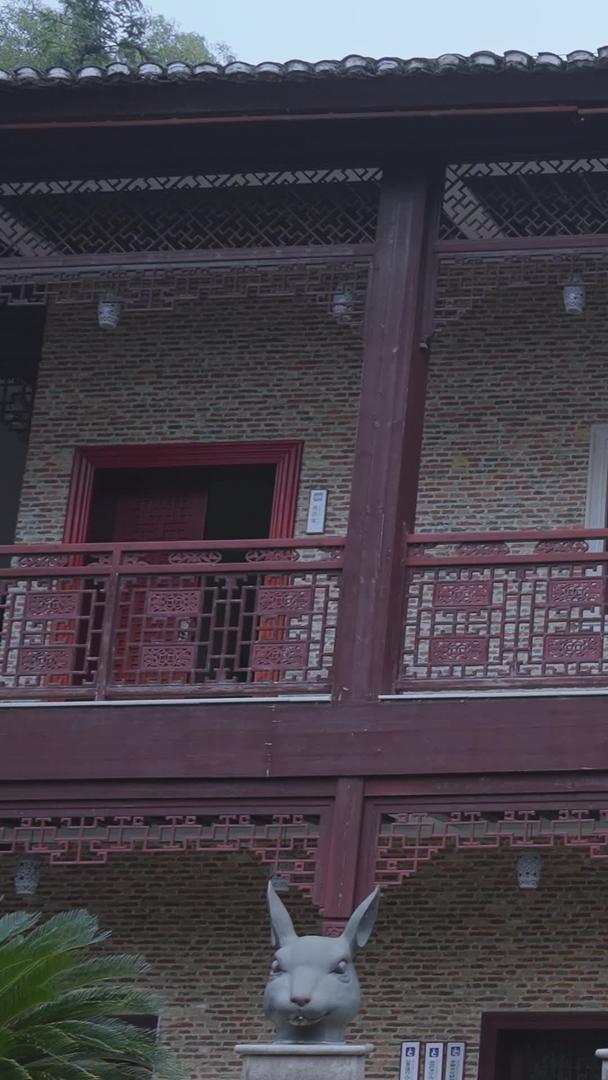 第一视角5A级旅游景区江西景德镇古窑民俗博览区陶瓷文化素材视频的预览图