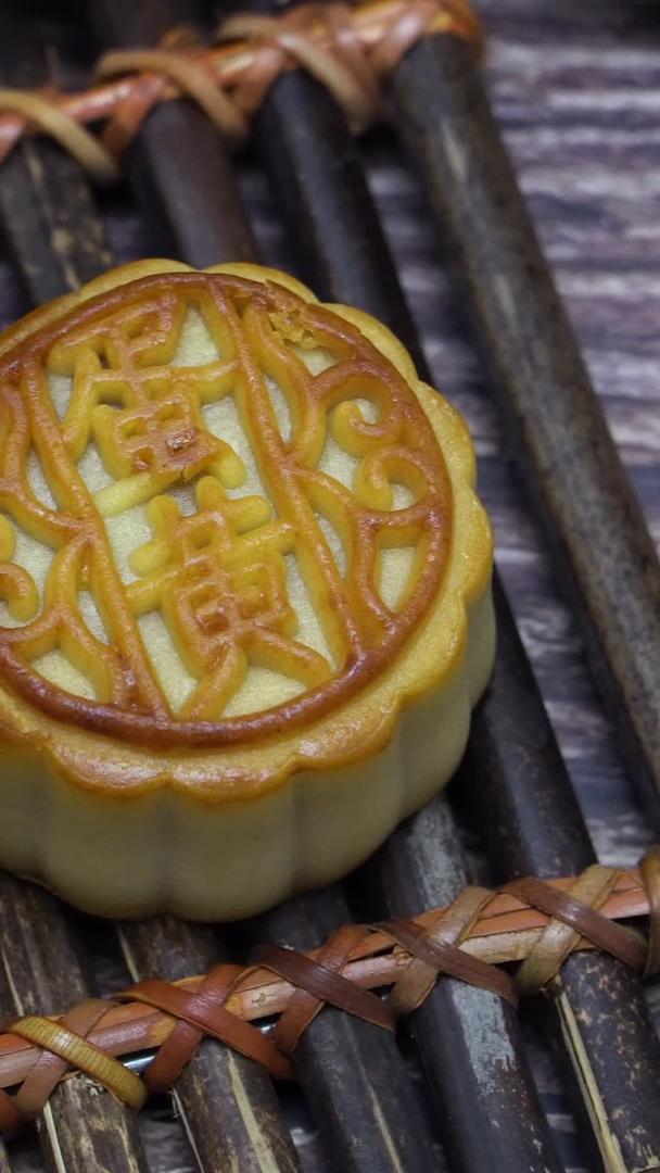 中秋节月饼高清月饼团团圆圆视频的预览图