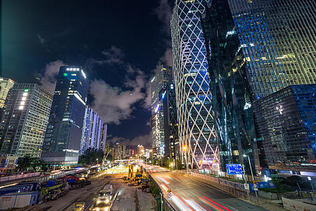 6K高清深圳滨海大道城市高楼道路光轨延时摄影视频的预览图