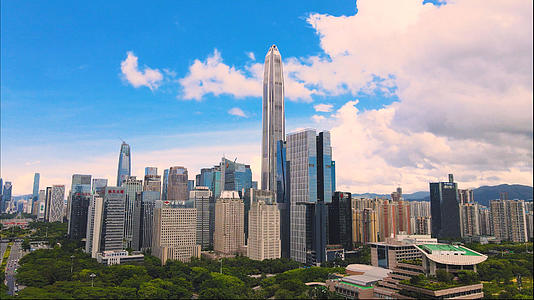 4k高清航拍深圳平安金融中心城市建筑群视频的预览图