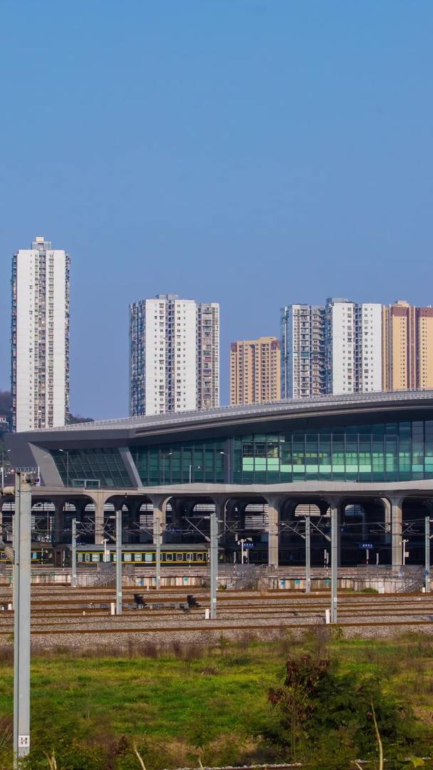推迟重庆西站高铁站视频的预览图
