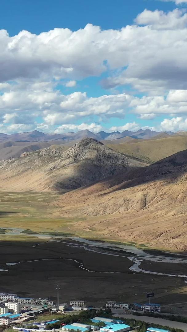 西藏自然风光及高原小镇航拍视频视频的预览图