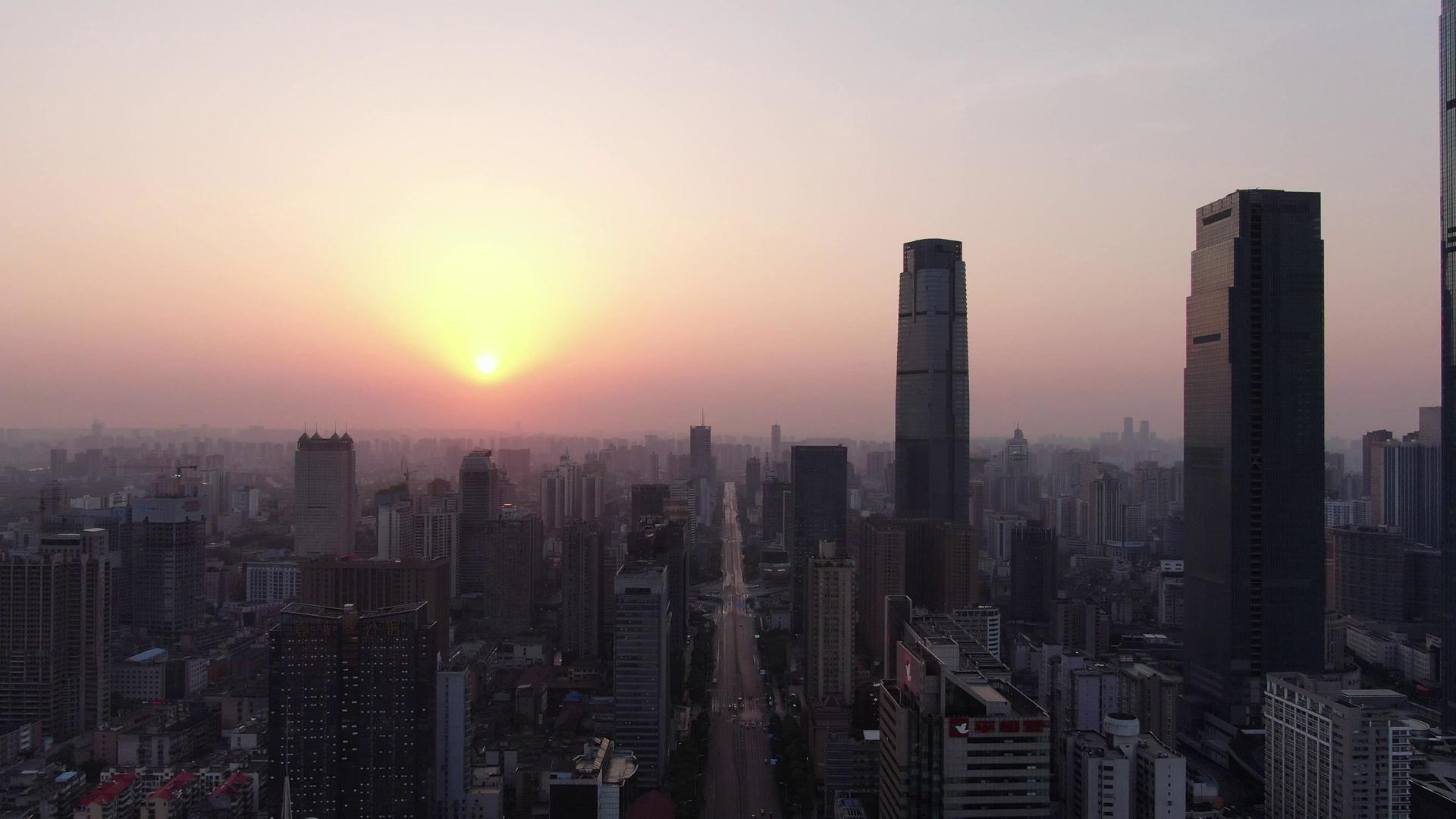 航拍城市日出升格视频的预览图