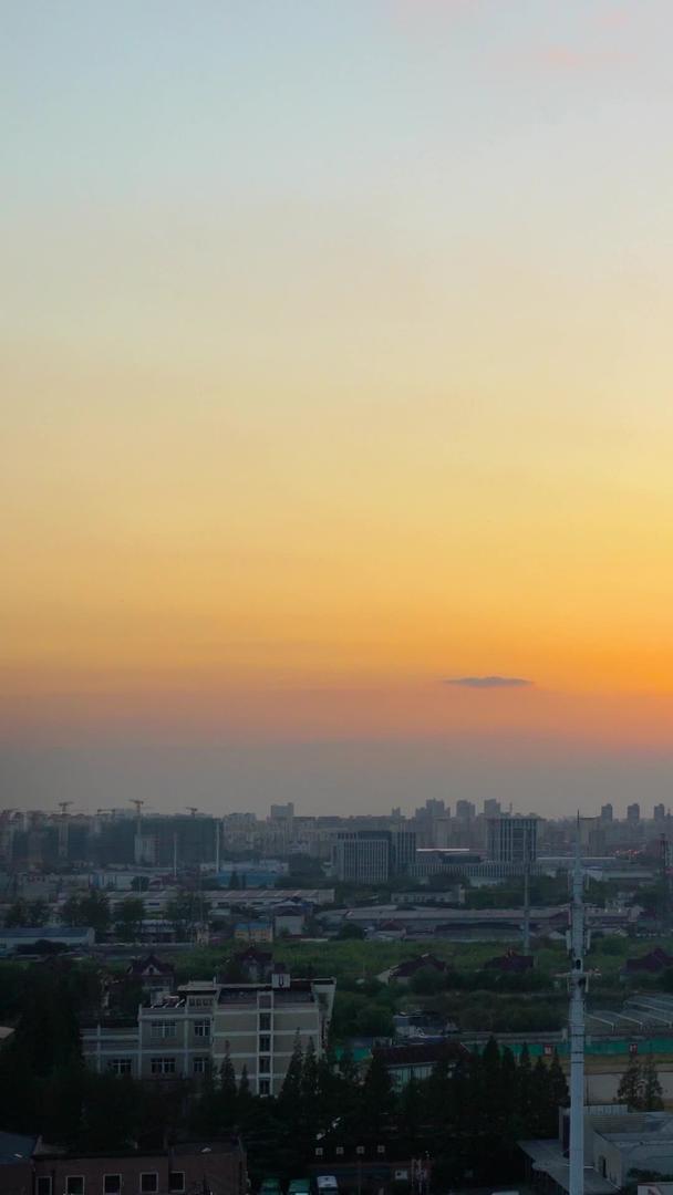 日落延迟的上海宝山工业园区视频的预览图