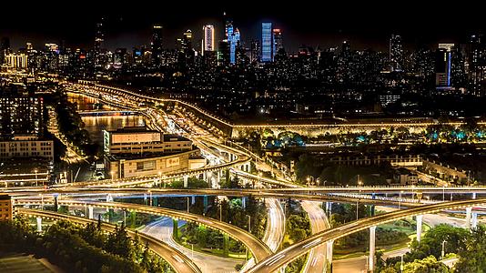 8K实拍南京城市立交高架车流夜景延时摄影视频的预览图