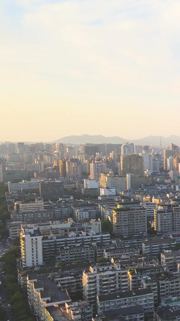杭州城西湖区城市建筑黄昏航拍视频的预览图