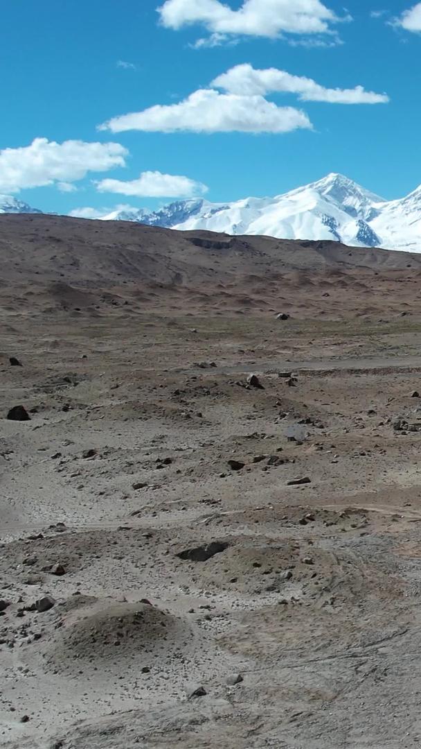 新疆昆仑山雪山喀喇公路航拍视频视频的预览图
