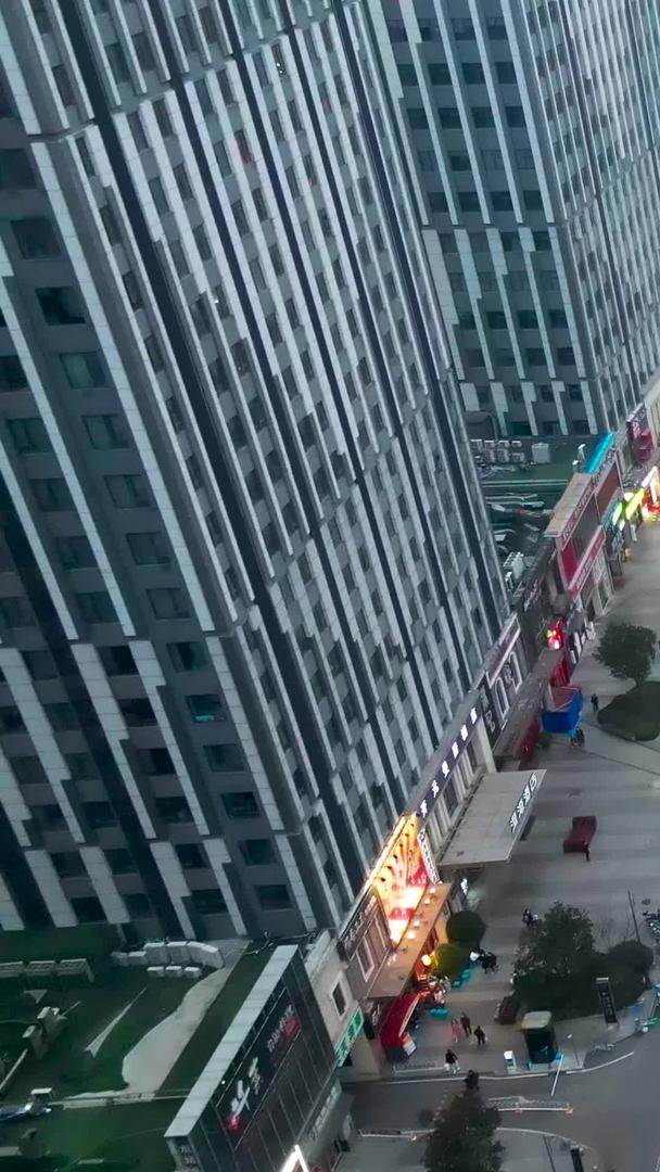 拍摄汉街商业街城市风景视频素材视频的预览图