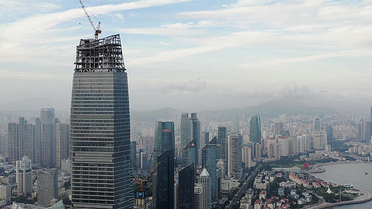 青岛城市建设正在施工的高楼视频的预览图