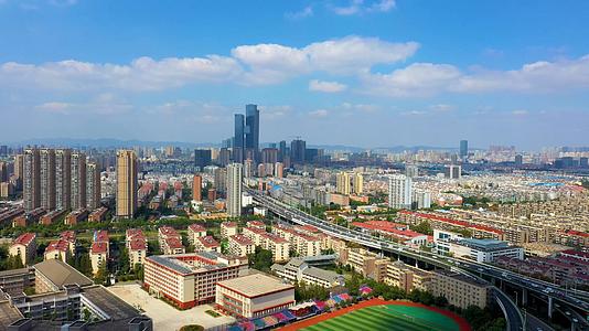 4K航拍江苏南京城市建筑高架车流视频视频的预览图