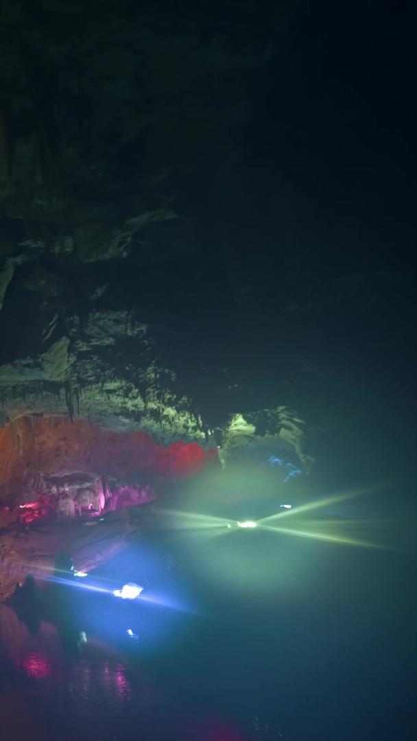 地下暗河漂流5A级本溪水洞视频的预览图