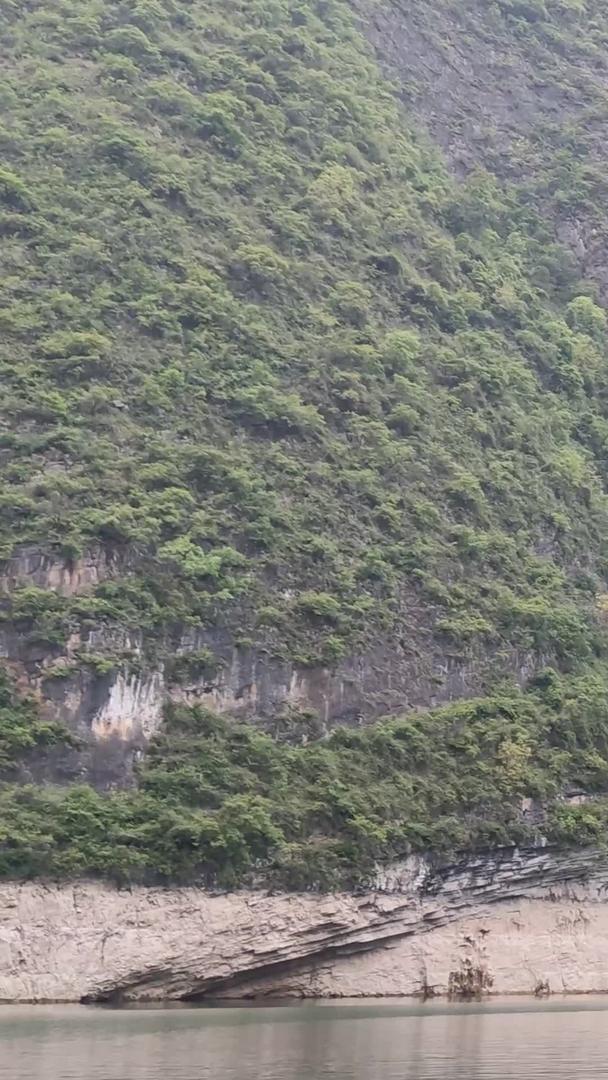 实拍名巫山小三峡峡谷栈道视频的预览图