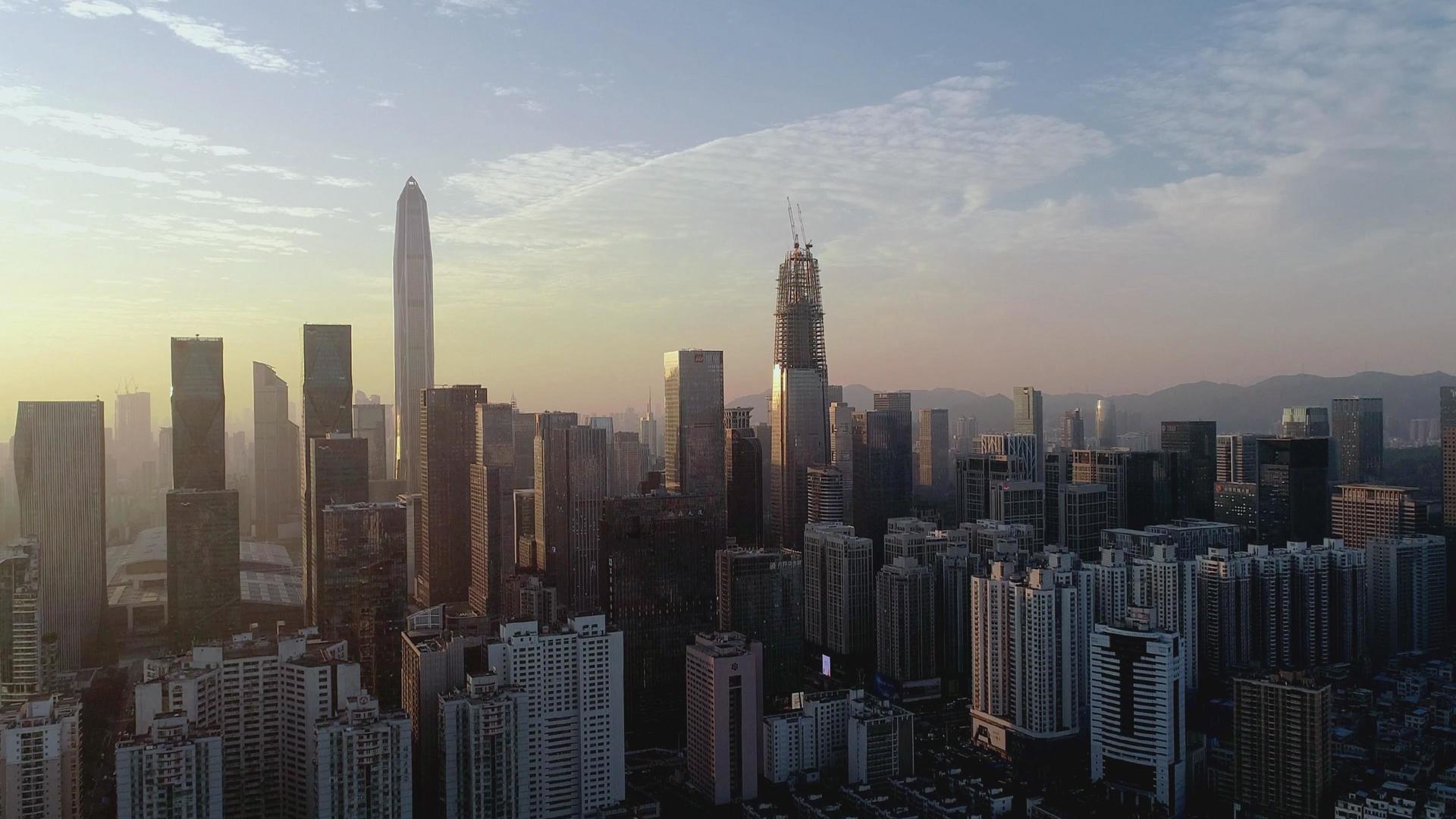 夕阳下的深圳福田区中心城4K航拍视频的预览图