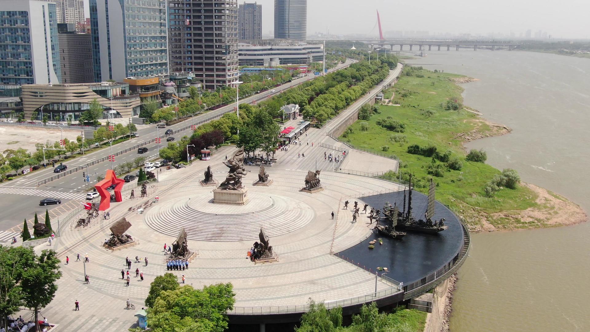 航拍江西南昌建军雕塑广场视频的预览图