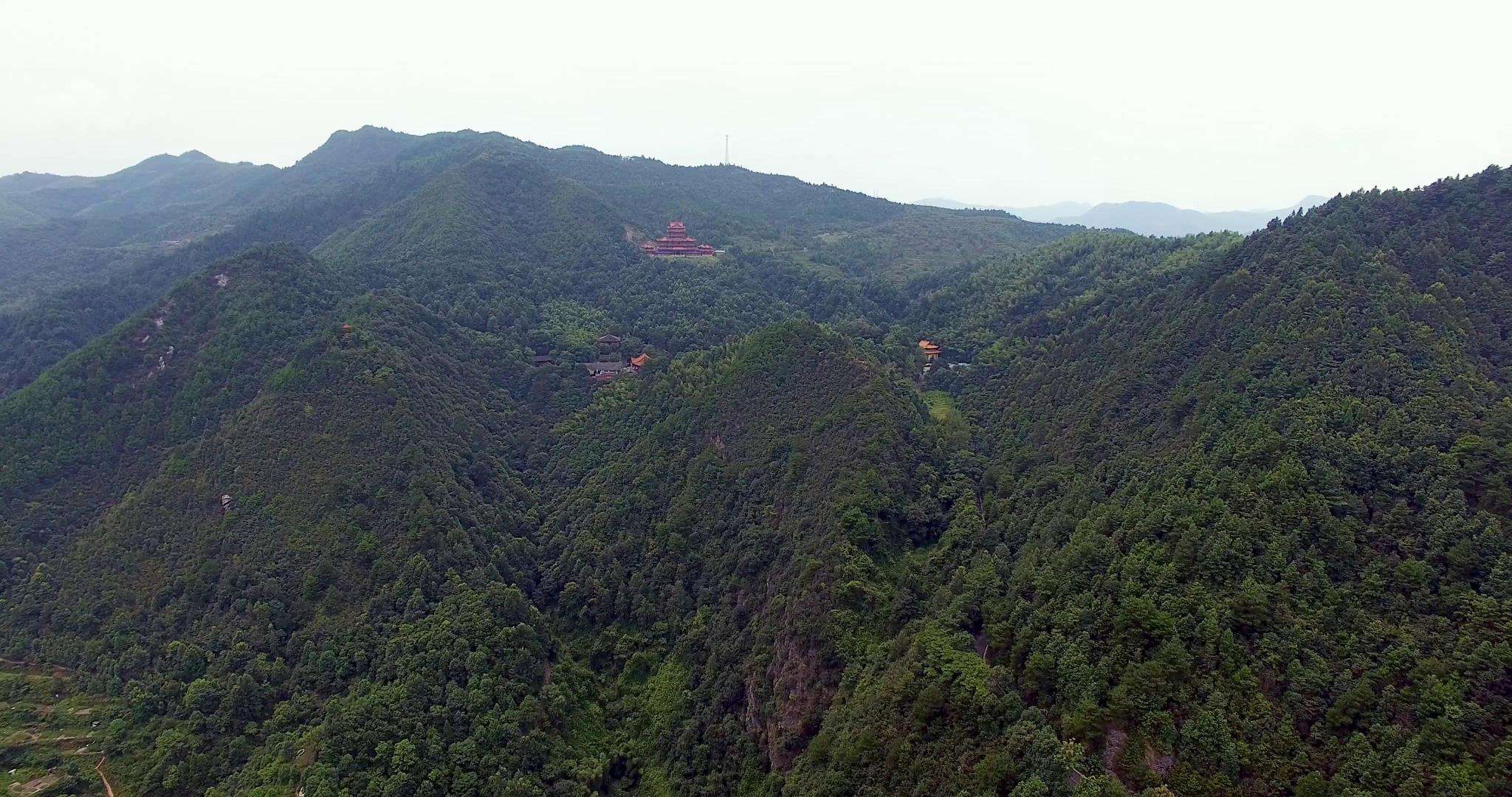 4K航拍国家森林公园嵩云山视频的预览图