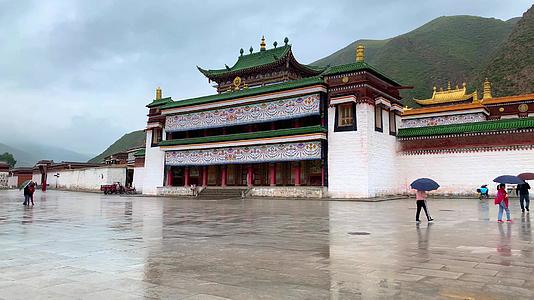 甘肃甘南著名旅游景点拉卜楞寺视频视频的预览图