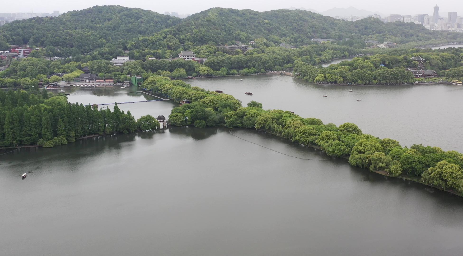 杭州西湖苏堤航拍4K视频视频的预览图