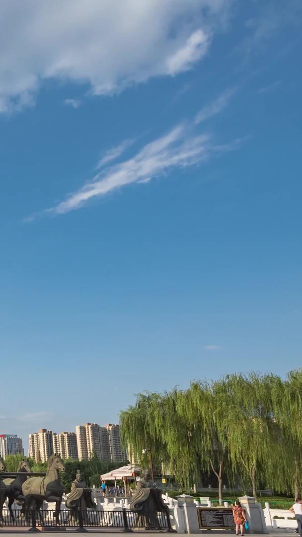 汉武帝在西安汉城湖的大范围延迟视频的预览图