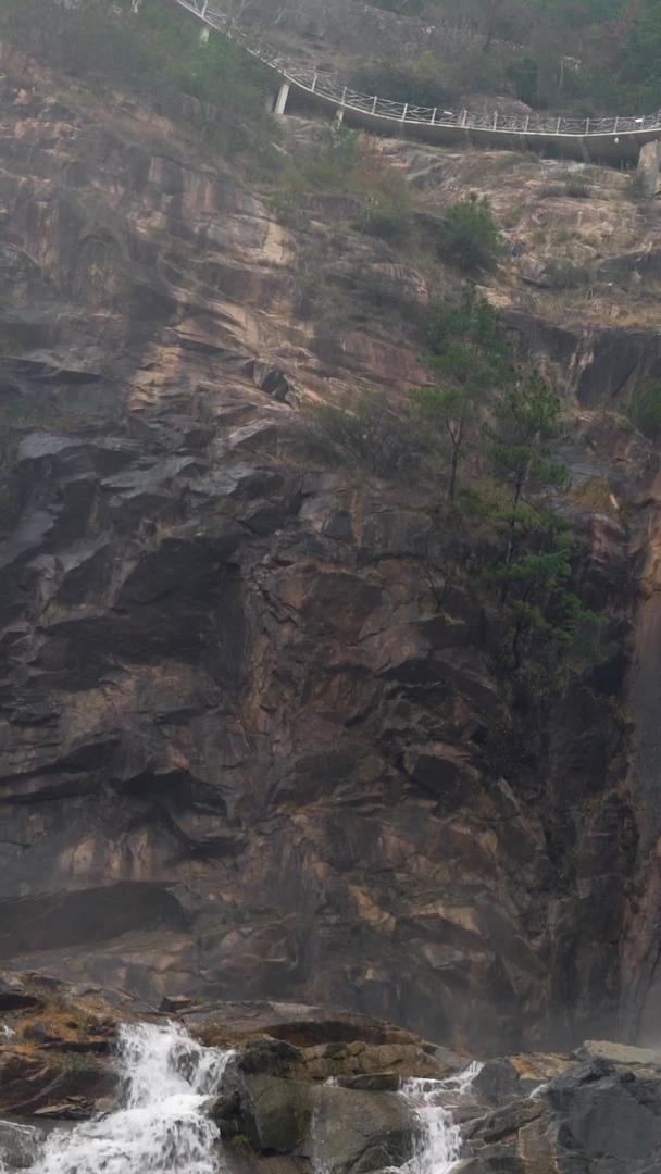 5A景区天台山谷瀑布集含声音视频的预览图