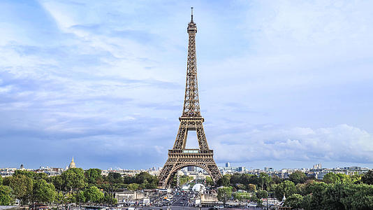 法国巴黎埃菲尔铁塔延时视频视频的预览图