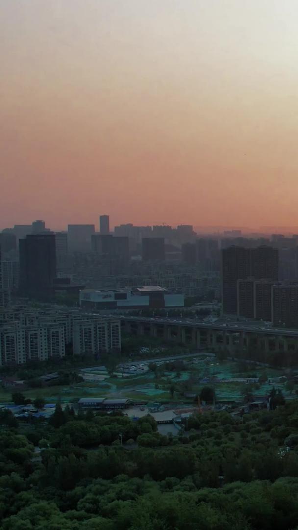 航拍延时摄影城市落日南京长江大桥车流视频的预览图
