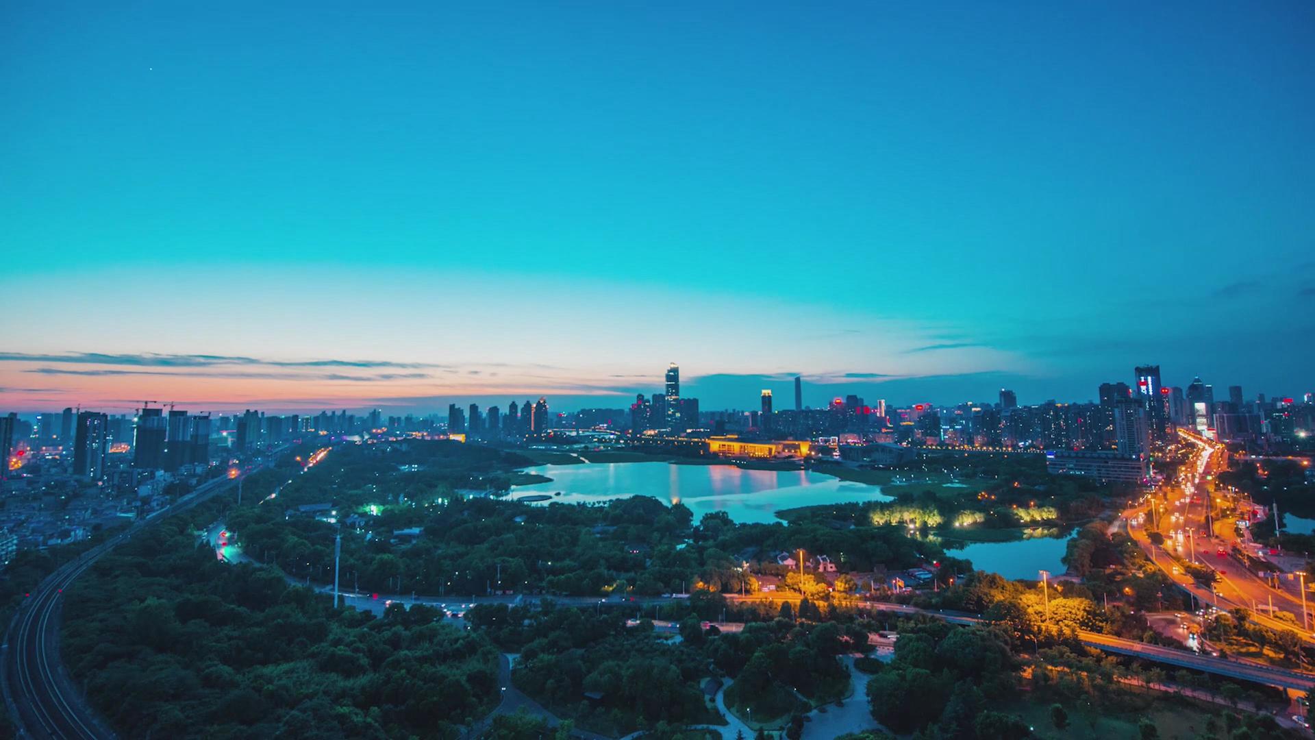 武汉琴台月湖日转夜延时视频视频的预览图