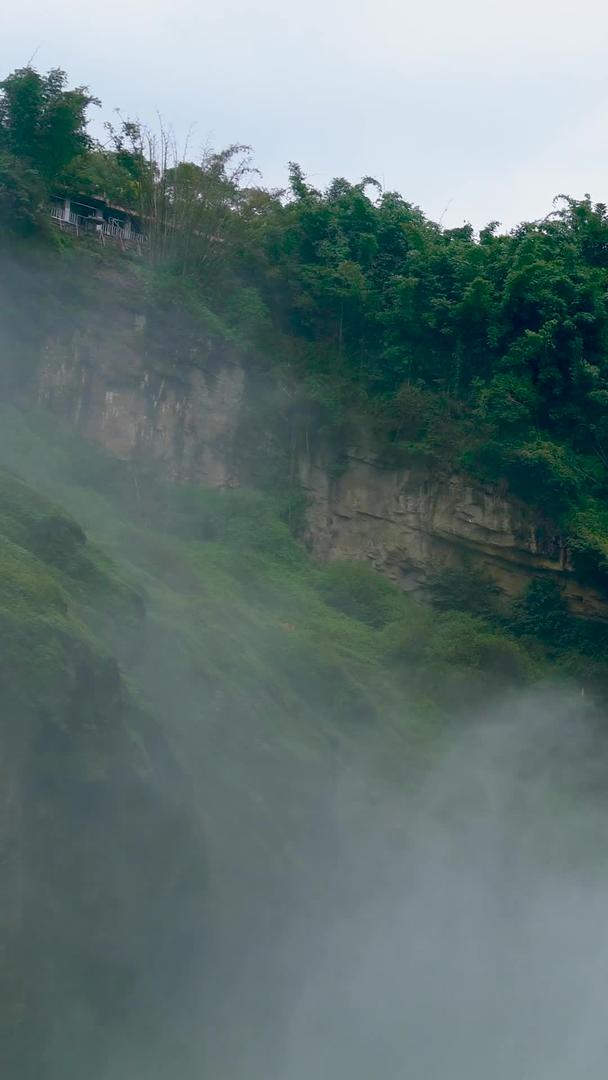 贵州黄果树瀑布风景优美视频的预览图
