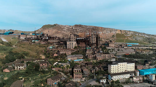 山顶炼钢厂无人机航拍视频的预览图