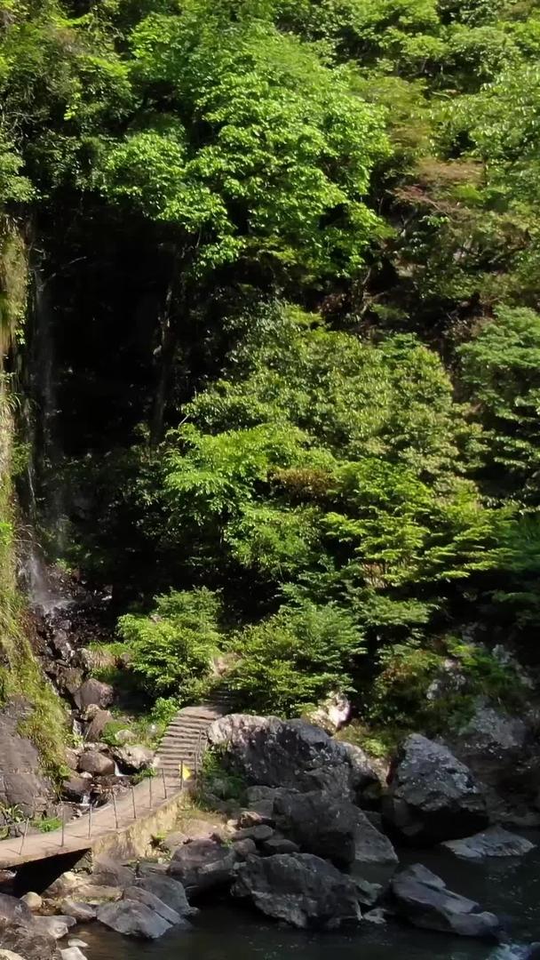 福建国家地质公园航拍5A鸳鸯溪景区千叠瀑布视频视频的预览图