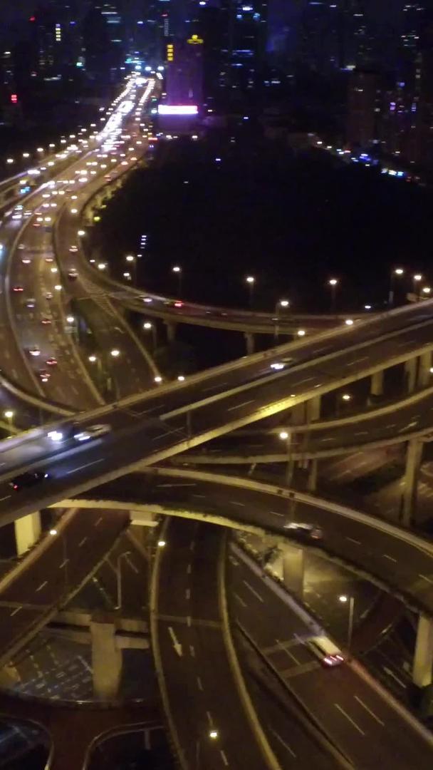 夜景航拍上海立交桥视频的预览图