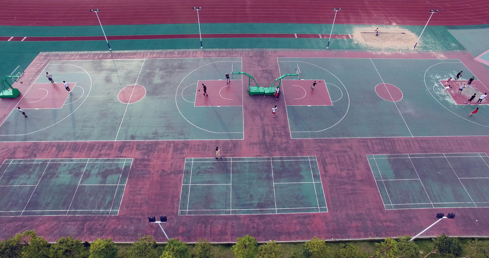 4K航拍篮球运动视频的预览图