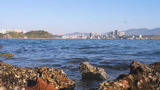 城市海边蓝色大海自然风光4k素材视频的预览图